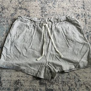 Carly Jean Los Angeles Shorts
